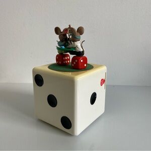 Enesco Poker Faced Pals Mice and Dice Casino Musicbox Plays "The Gambler"